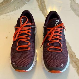 ON Could Helion Speedboard running shoes.